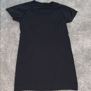 Lululemom “Swiftly Tech” Short Sleeve